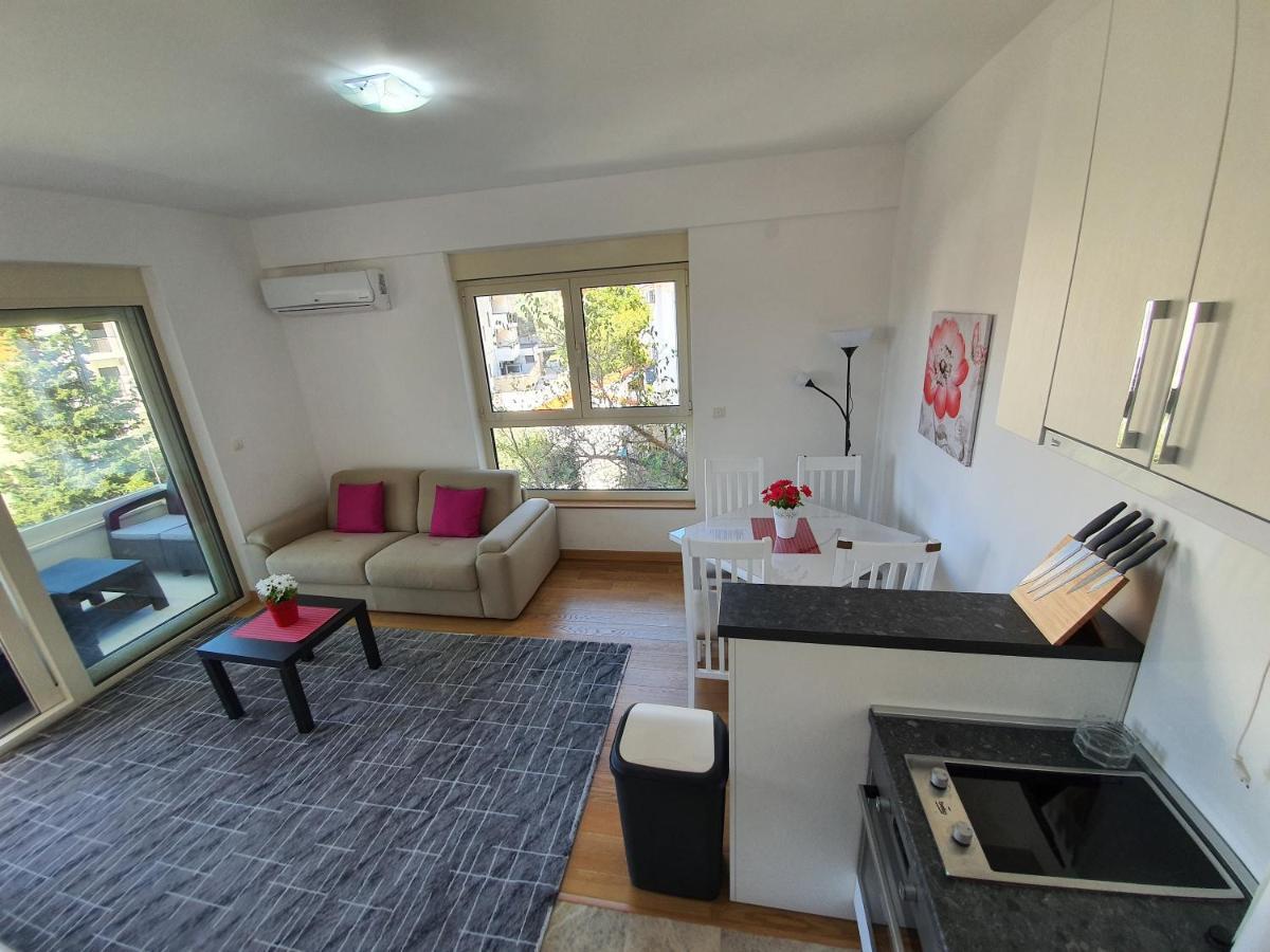 As Apartments Rafailovici Exterior photo